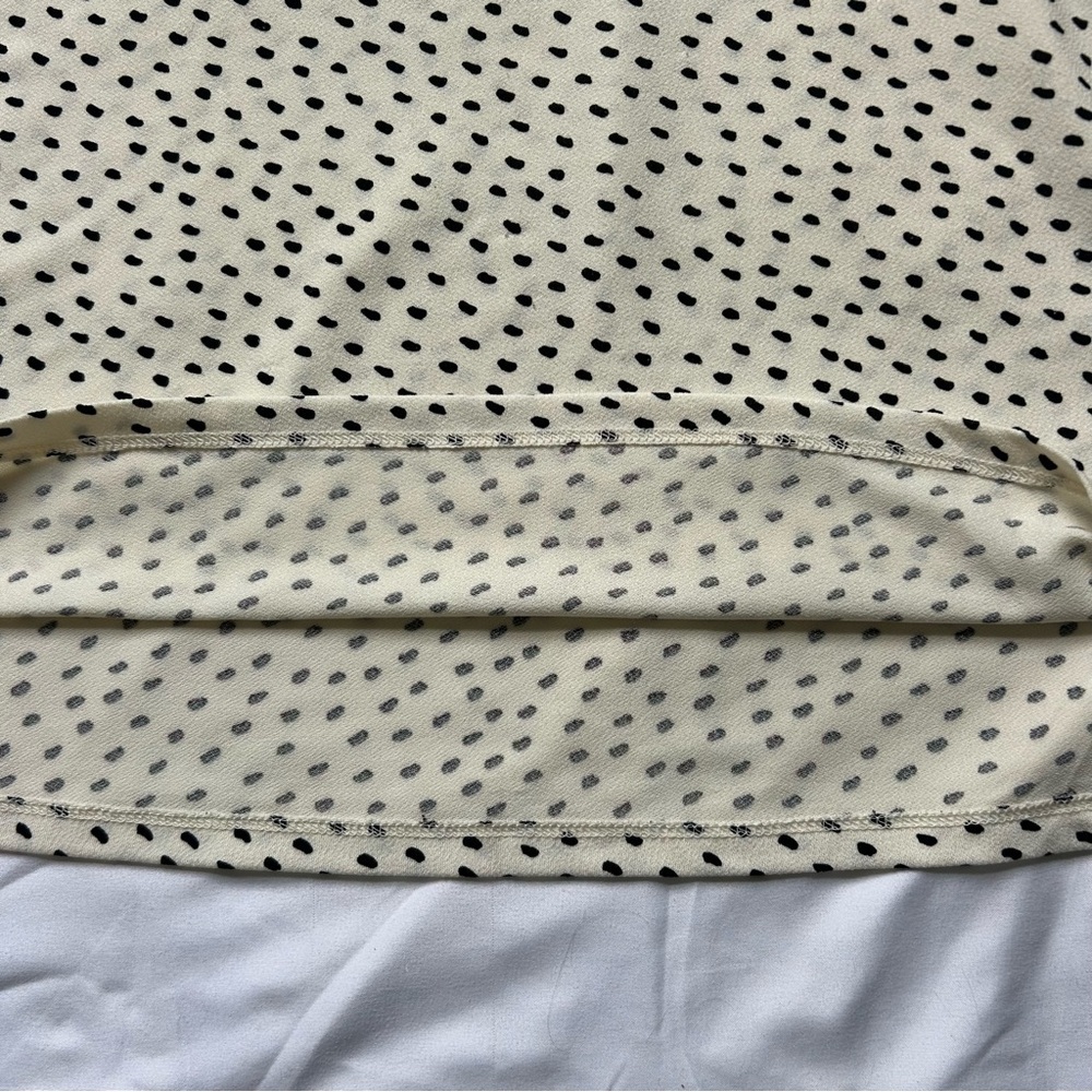 H&M Flowy and Dressy Shirt / Blouse - Picture 4 of 4